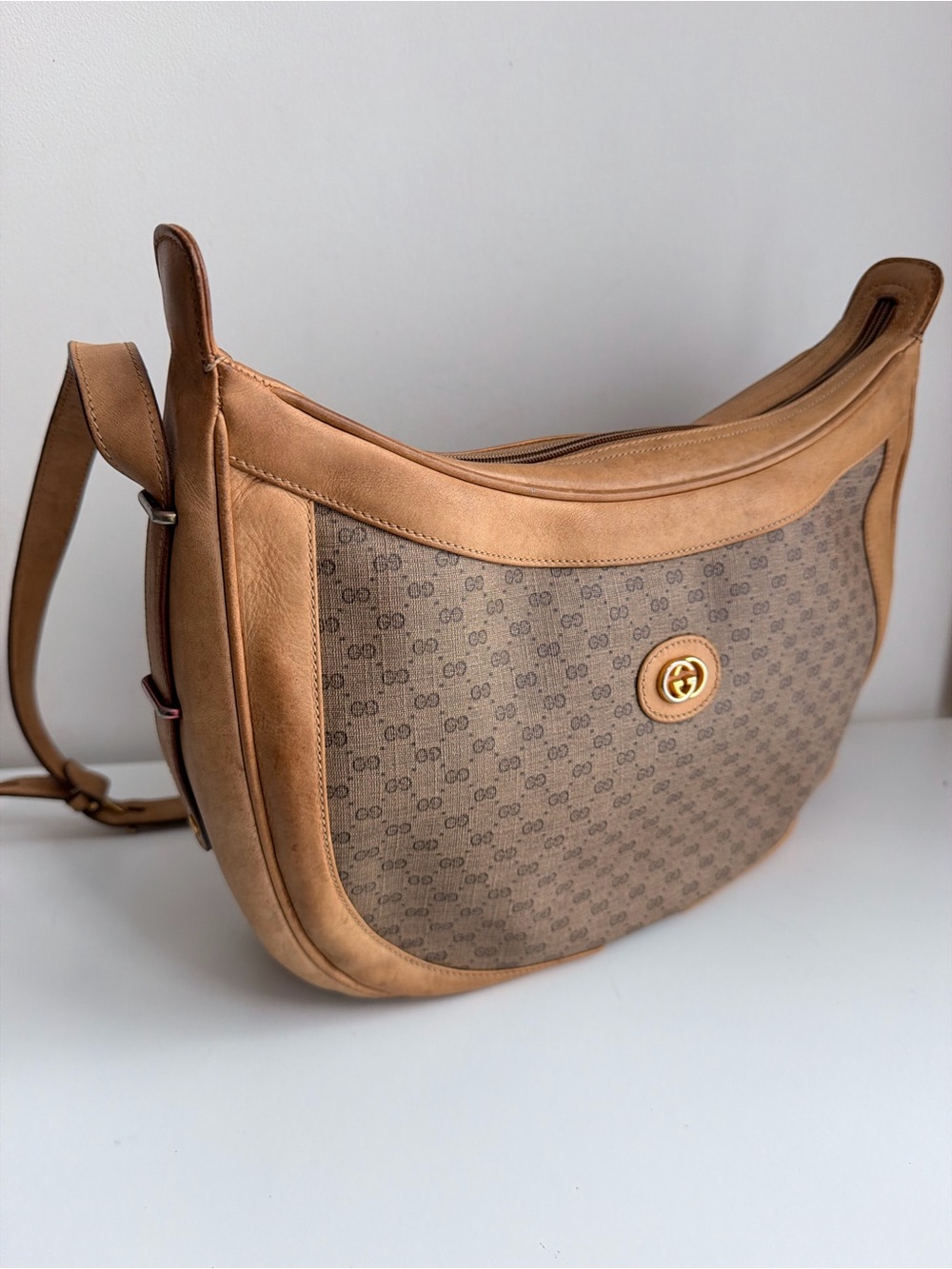 Authentic Gucci Micro GG Supreme Vintage Crescent Crossbody Bag - Picture 9 of 16